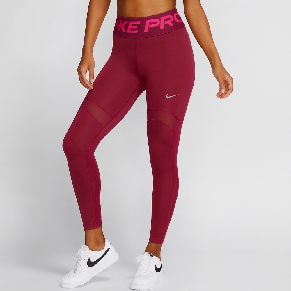 NIKE Pro Epic Luxe Tights in Cranberry